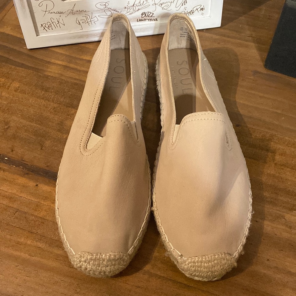 Naturalizer Tan Flats